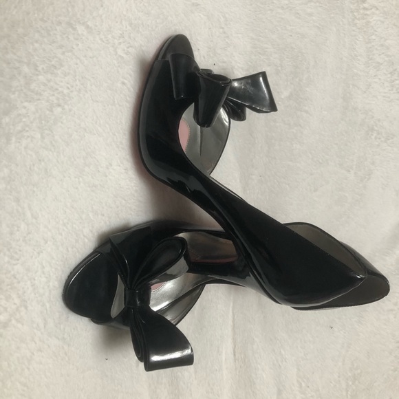 Shoes - Picture 5 of 8